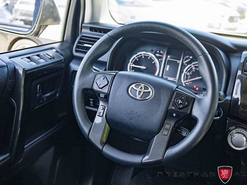 Used 2022 Toyota 4Runner TRD Off-Road Premium w/ Moonroof Package AWD/4WD image 34