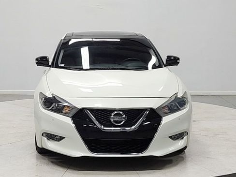 Used 2018 Nissan Maxima Platinum image 2
