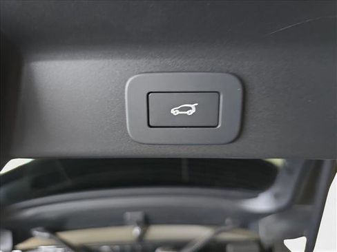 New 2026 Jaguar F-PACE R-Dynamic S image 13