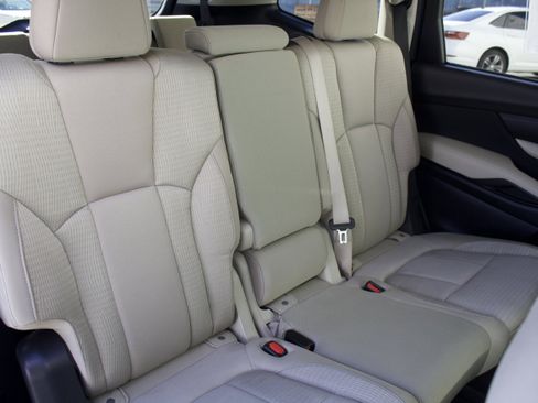 Used 2021 Subaru Ascent Premium w/ Convenience Package image 37