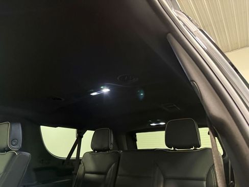 Used 2024 Chevrolet Suburban Premier AWD/4WD image 48