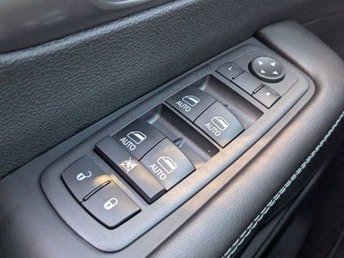 New 2026 Chrysler Pacifica Select image 22