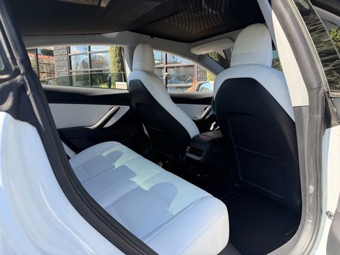 Used 2020 Tesla Model 3 Long Range image 37