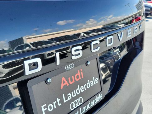 Used 2025 Land Rover Discovery S AWD/4WD image 11