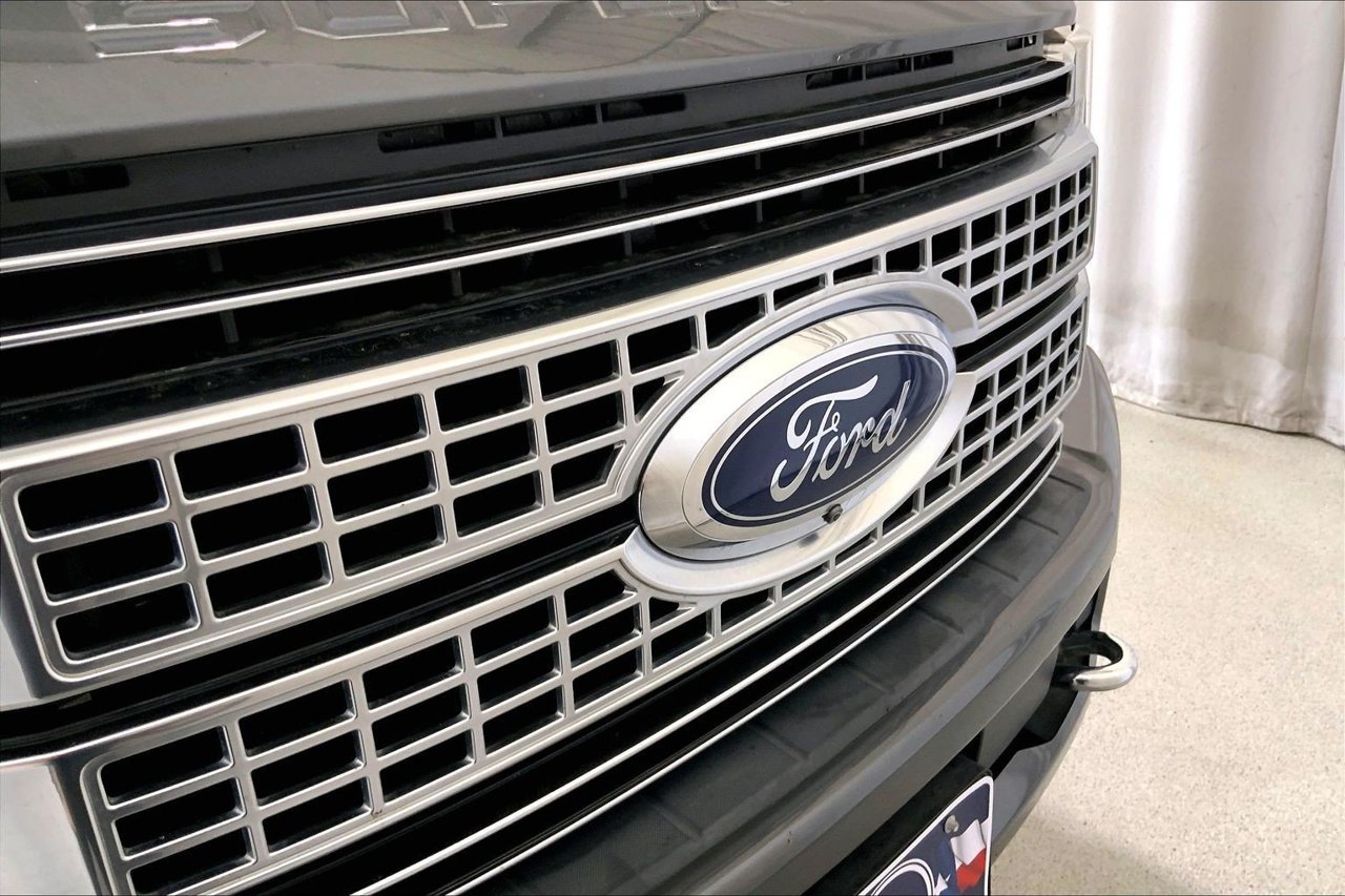 Used 2019 Ford F250 Platinum w/ Platinum Ultimate Package AWD/4WD image 7