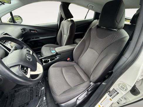 Used 2018 Toyota Prius Prime Plus FWD image 10