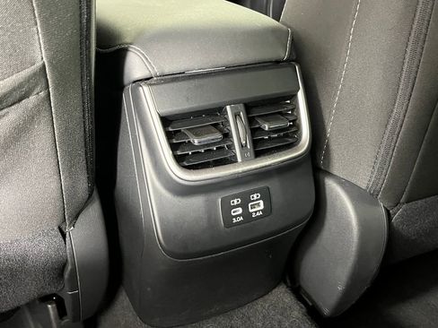 Used 2024 Subaru Outback Premium AWD/4WD image 27