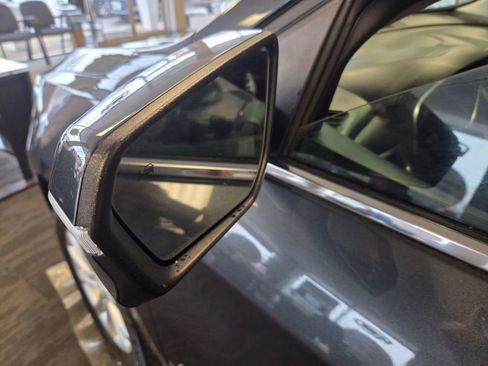 Used 2018 Chevrolet Equinox LT image 8