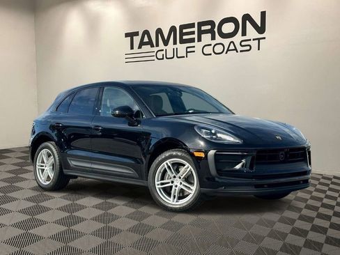 Used 2025 Porsche Macan AWD/4WD image 1