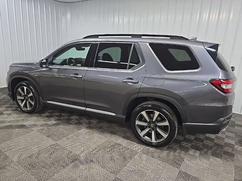 Used 2023 Honda Pilot Elite image 4