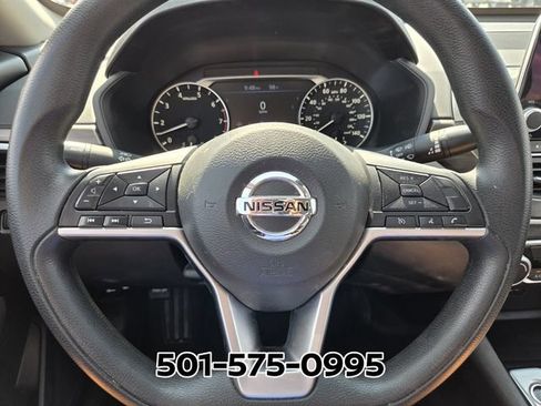 Used 2024 Nissan Altima 2.5 SV FWD image 27