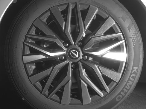 Used 2025 Nissan Altima 2.5 SV image 12