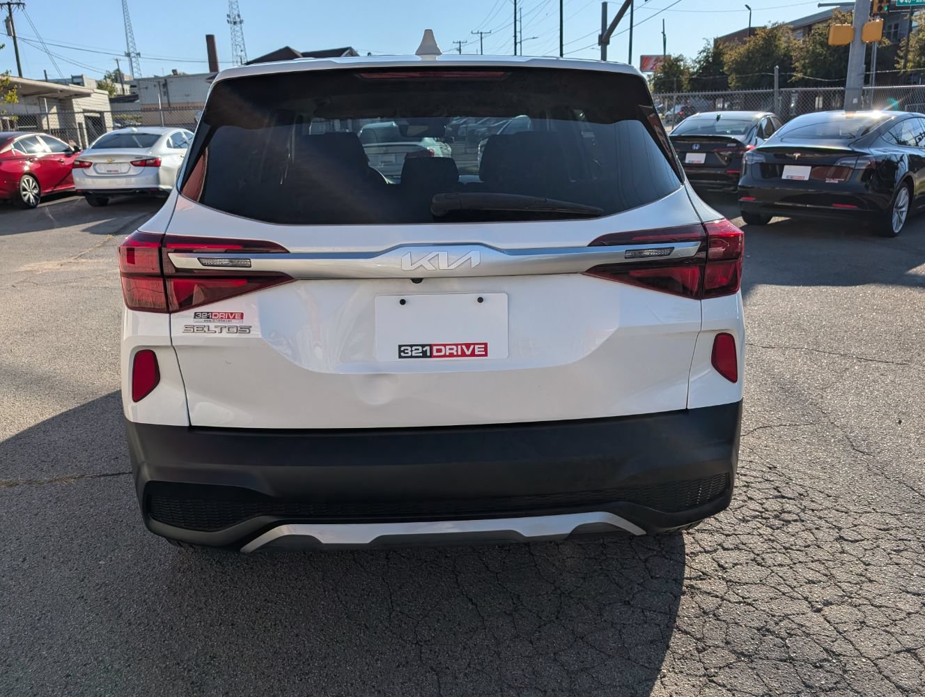 Used 2023 Kia Seltos LX AWD/4WD image 7