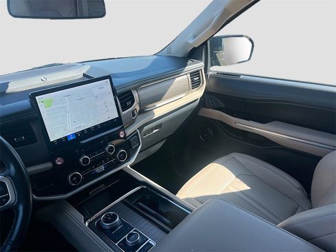 Used 2024 Ford Expedition Max Limited image 25