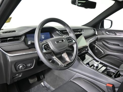 New 2025 Jeep Grand Cherokee Overland w/ Adv Protech Group III image 24