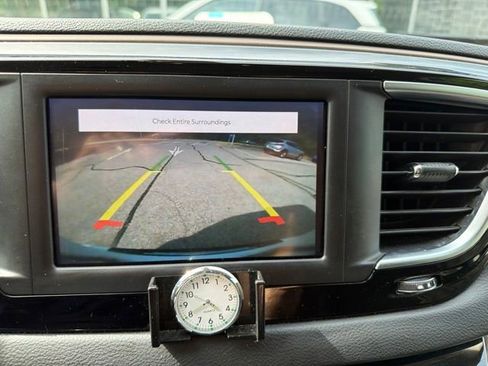 Used 2022 Chrysler Voyager LX FWD image 19