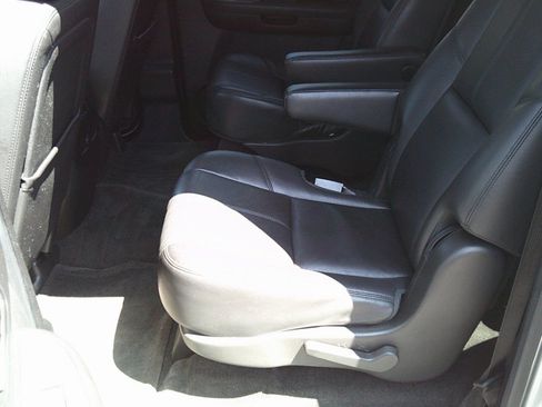 Used 2013 Chevrolet Suburban LT w/ Suspension Package, Off-Road AWD/4WD image 32