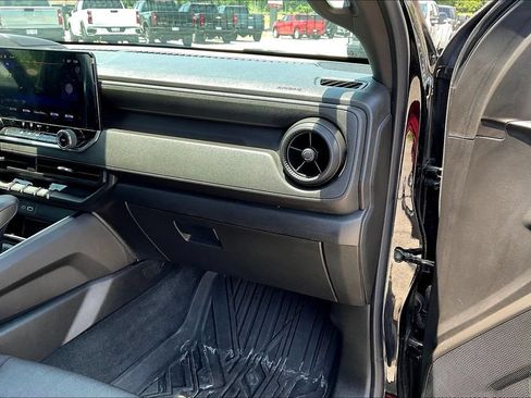 Used 2024 Chevrolet Colorado Trail Boss w/ Safety Package AWD/4WD image 16