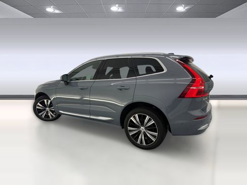 Used 2023 Volvo XC60 B5 Plus image 3