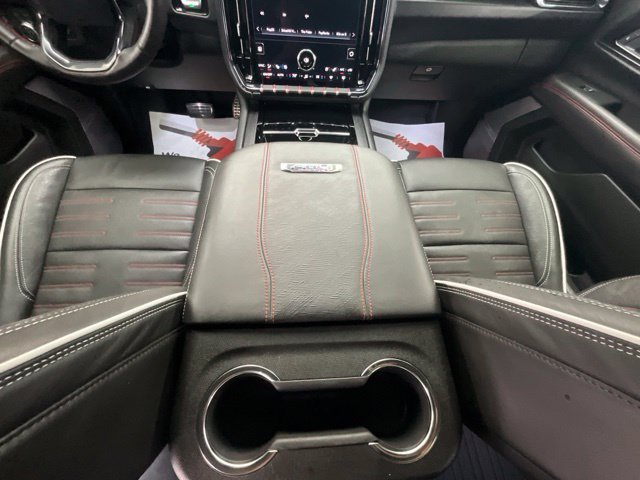 Used 2025 GMC Yukon AT4 Ultimate w/ LPO, Floor Liner Package AWD/4WD image 24