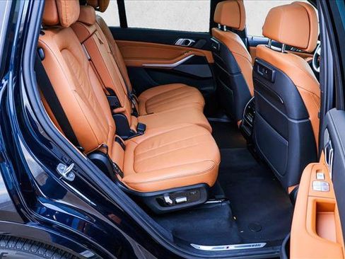 Used 2022 BMW X7 M50i w/ Dynamic Handling Package image 28