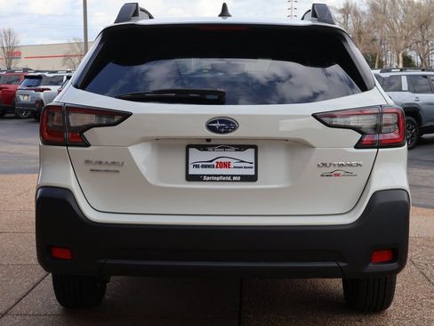 Used 2024 Subaru Outback Premium image 5