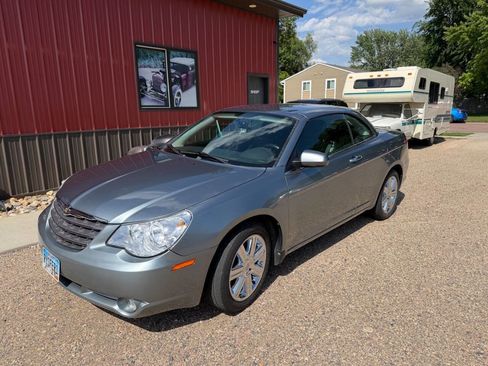 Used 2010 Chrysler Sebring Limited FWD image 2