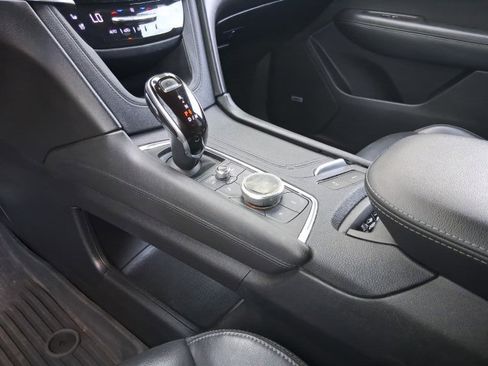 Used 2020 Cadillac XT6 Premium Luxury image 14