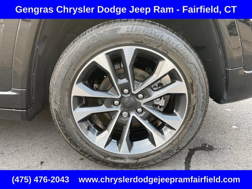 Certified 2023 Jeep Grand Cherokee Overland AWD/4WD image 11