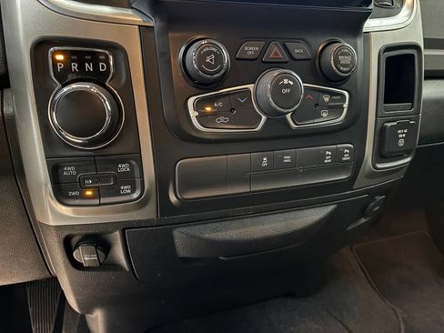 Used 2018 RAM 1500 SLT AWD/4WD image 20
