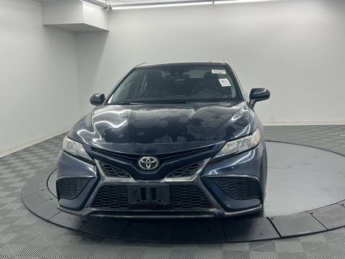Used 2021 Toyota Camry SE w/ Carpet Mat Package (TMS) image 5