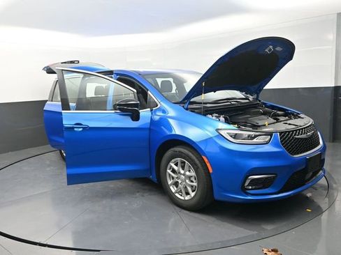 New 2026 Chrysler Pacifica Select image 29