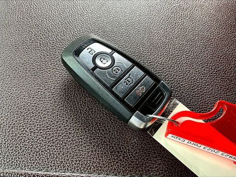 Used 2023 Ford Expedition Limited image 32