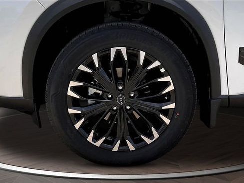 New 2026 Nissan Rogue SV FWD image 12