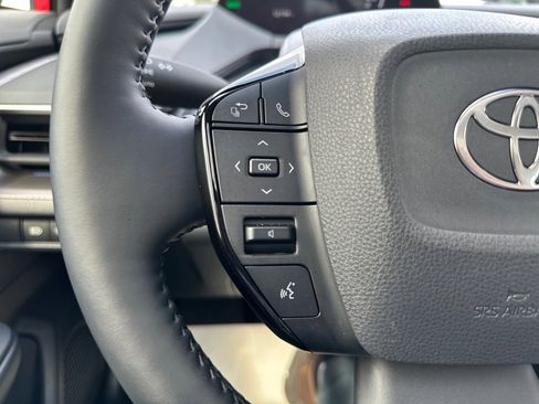 Used 2024 Toyota Prius XLE AWD/4WD image 32