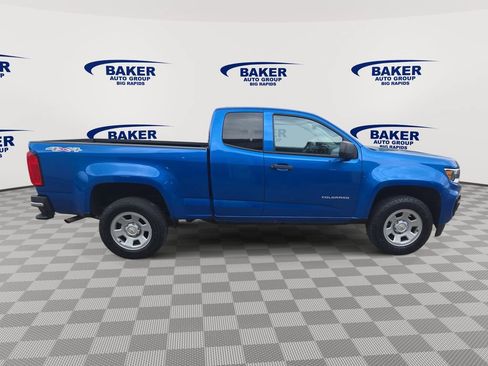 Used 2022 Chevrolet Colorado W/T AWD/4WD image 2