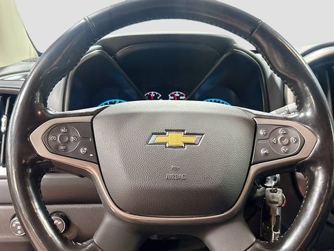 Used 2020 Chevrolet Colorado Z71 AWD/4WD image 11
