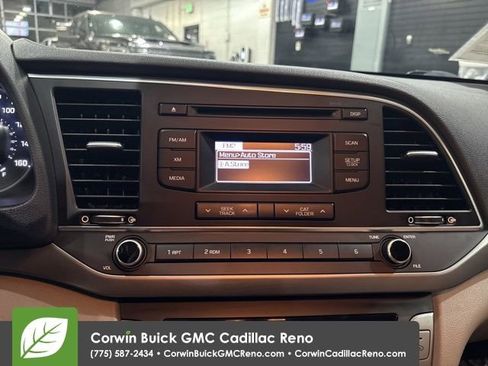 Used 2017 Hyundai Elantra SE image 20