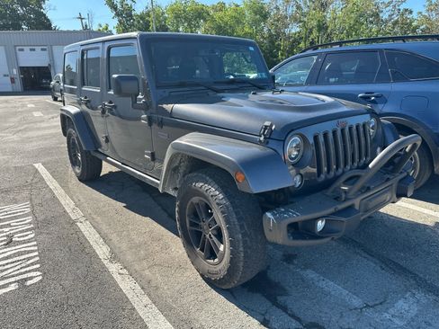 Used 2016 Jeep Wrangler Unlimited Sahara AWD/4WD image 2