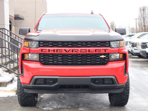 Used 2020 Chevrolet Silverado 1500 Custom w/ Custom Value Package image 4