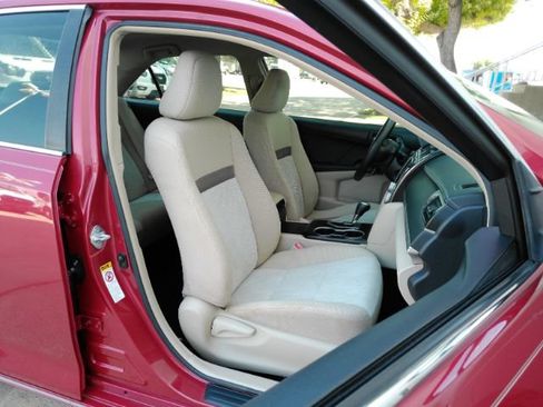 Used 2012 Toyota Camry LE FWD image 19