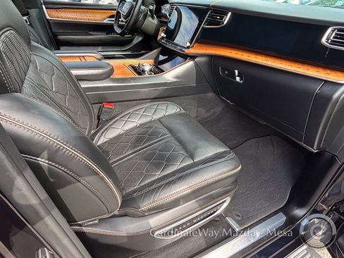 Used 2022 Jeep Grand Wagoneer Series III image 12