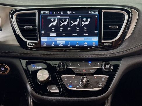 New 2026 Chrysler Pacifica Pinnacle image 28