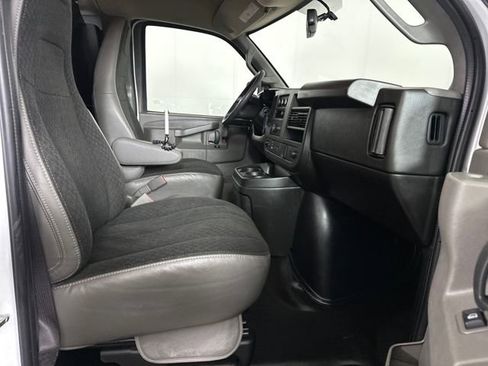 Used 2024 Chevrolet Express 2500 image 26