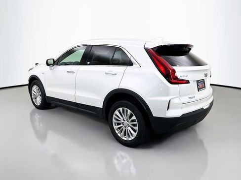 Used 2024 Cadillac XT4 Luxury w/ Cold Weather Package image 6