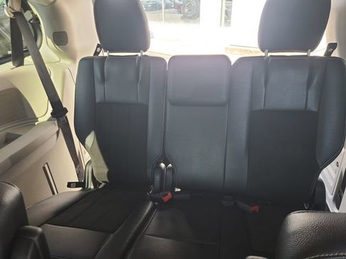 Used 2019 Dodge Grand Caravan SXT FWD image 18