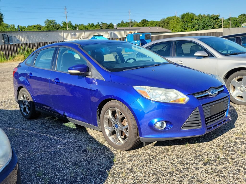 Used 2014 Ford Focus SE w/ Equipment Group 201A FWD image 2