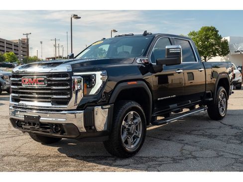Used 2025 GMC Sierra 2500 SLT AWD/4WD image 4