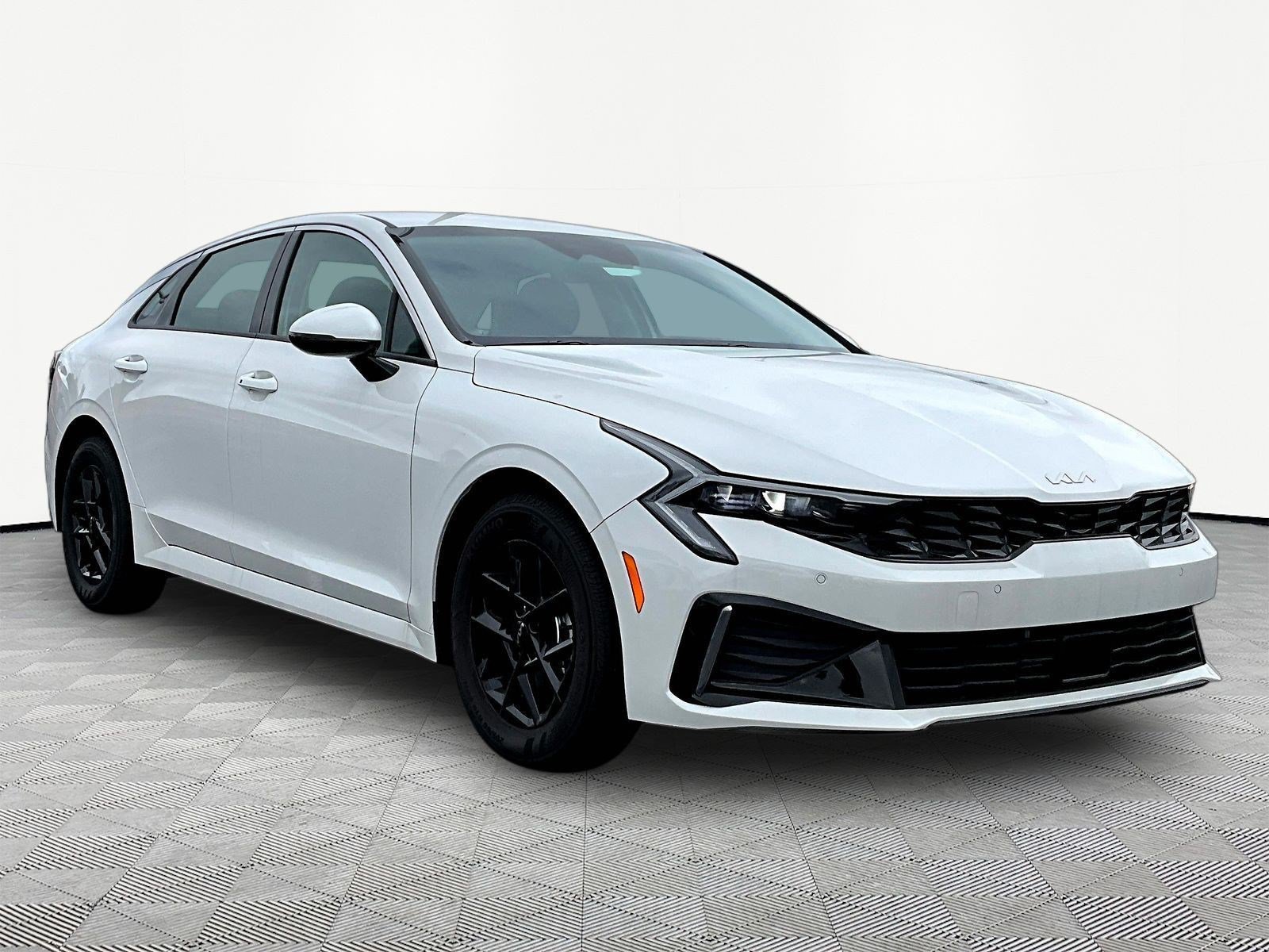 New 2026 Kia K5 LXS FWD image 3