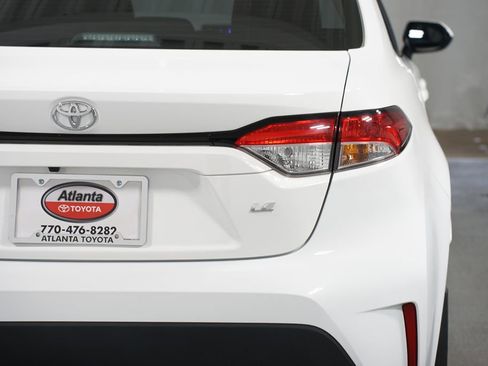 Certified 2025 Toyota Corolla LE image 10